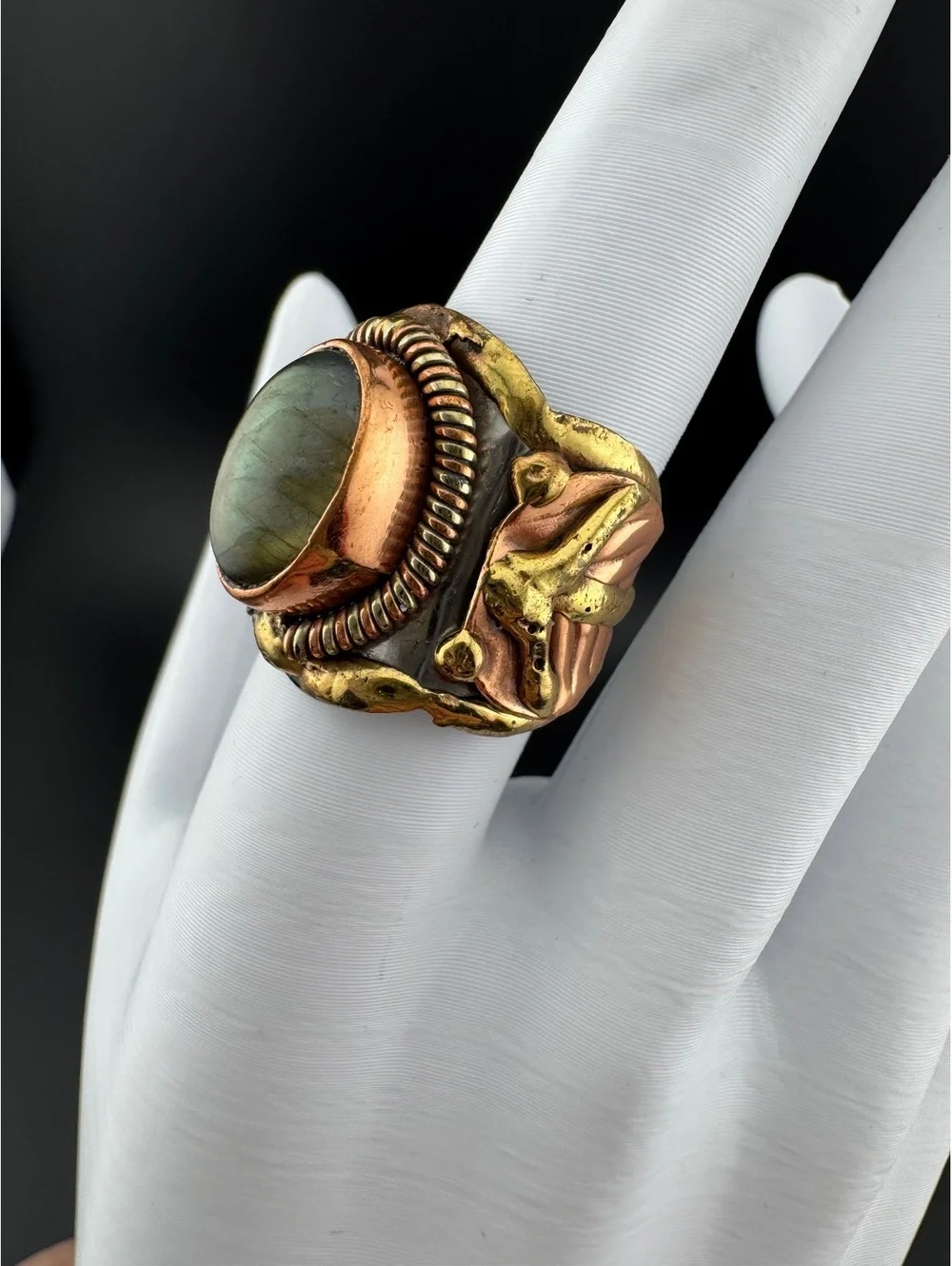 Handcrafted Labradorite Statement Ring with Mixed Metal Band